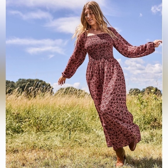 Faherty Dresses & Skirts - Faherty Women's Red Floral Maxi Dress